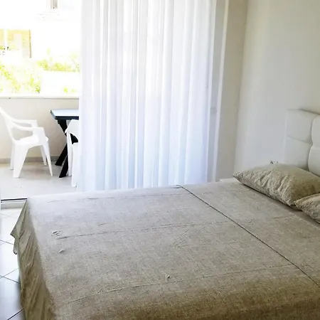Reina With Private Garden At Lura 2, Gjiri Lalzit Apartamento Fushe-Drac